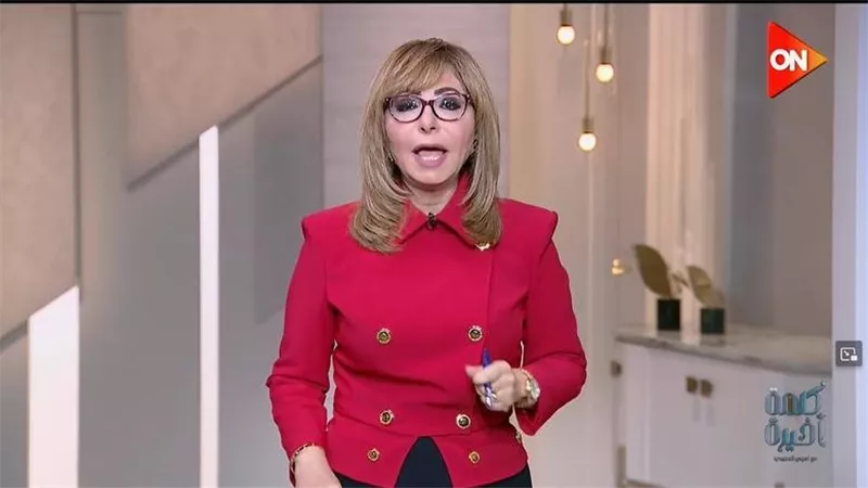 كيف خرجت الإسورة؟.. لميس الحديدي توجه تساؤولات حول واقعة مرممة المتحف