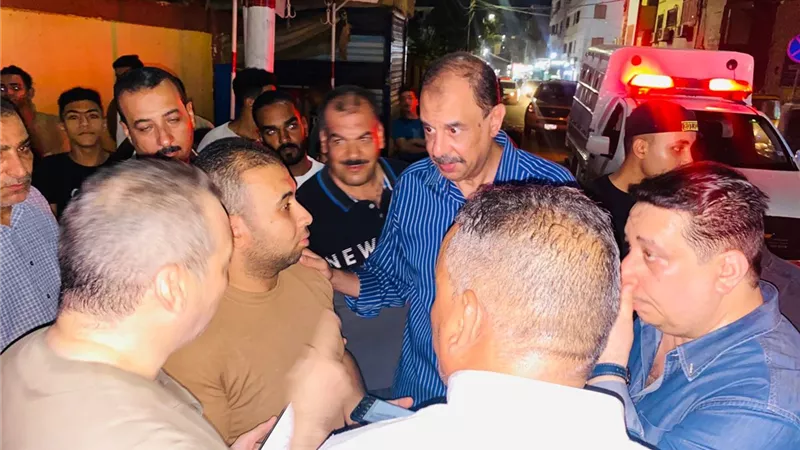 محافظ سوهاج يتفقد شوارع وميادين طهطا ليلًا ويوجه بالتعامل مع تزاحم التكاتك 