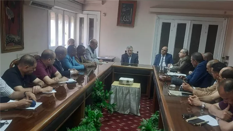 رئيس هيئة الأوقاف يوجّه مديري المناطق بالحفاظ على ممتلكات الهيئة 