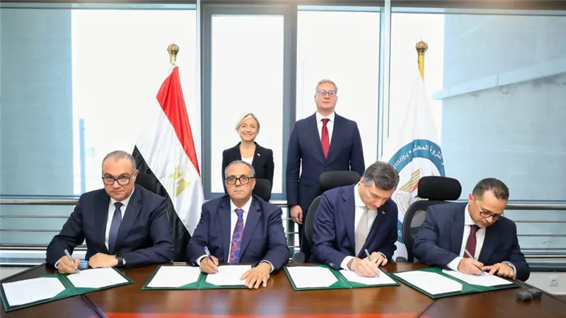 وزير البترول يشهد توقيع اتفاقية تحفيزية مع إيني وبي بي لتعزيز فرص الاكتشافات 