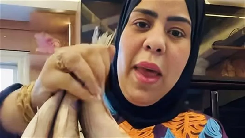 بعد الإفراج عنها.. أم مكة تهاجم الصحافة المصرية: «دخلتني سكة مش بتاعتي»