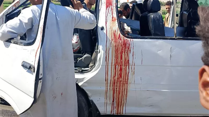 إصابة 4 أشخاص في حادث تصادم سيارتين بمحافظة سوهاج |صور 