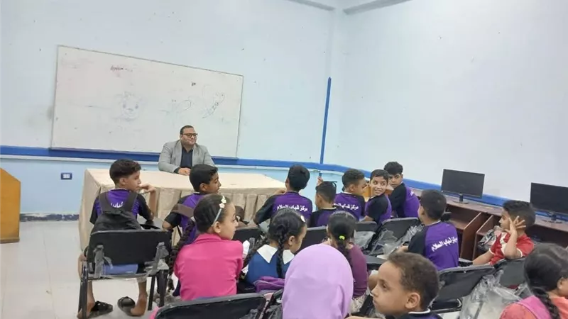 اجواء وطنية بمركز شباب السلام بندوة توعوية في محافظة السويس