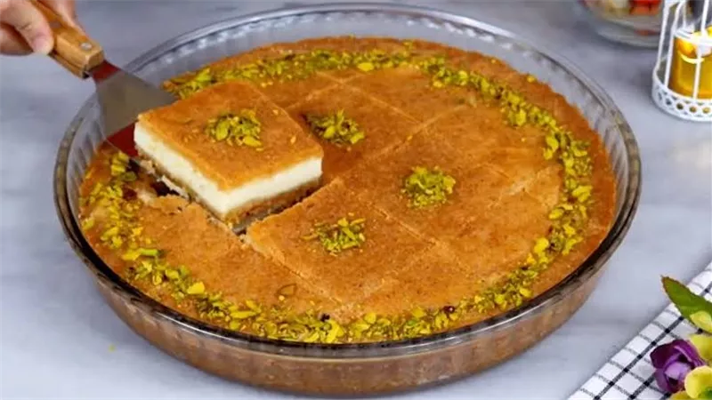 طريقة تحضير البسبوسة بطعم المطاعم بخطوات سهلة ونكهة لا تقاوم 
