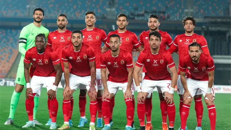الأهلي يوقف التعامل مع  آدم وطني بعد هجومه على محمد يوسف