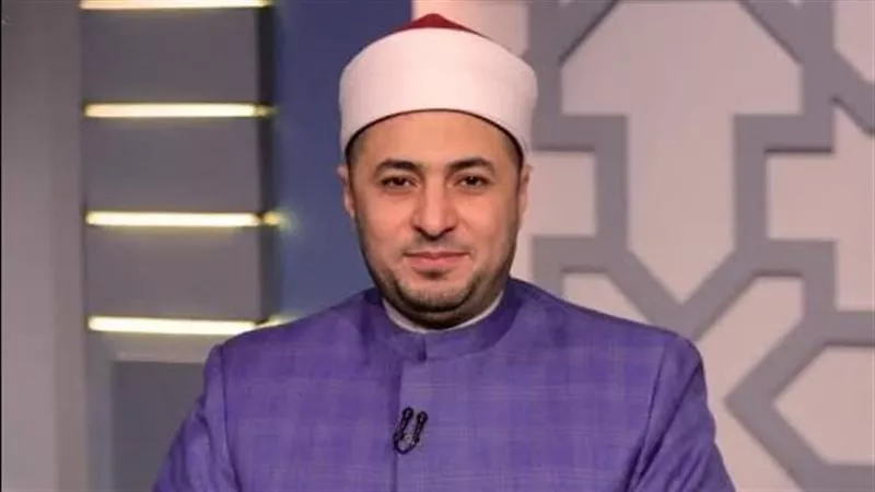 عالم أزهري: الانصات للشخص المكروب من أعظم أبواب الخير وجبر الخواطر (خاص)