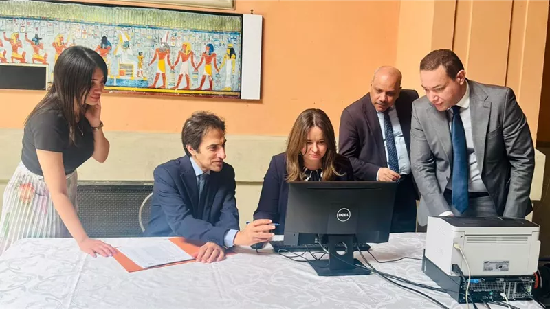 بسام راضي يفتتح عمل لجنة انتخابات مجلس الشيوخ بالسفارة بروما ويدلي بصوته