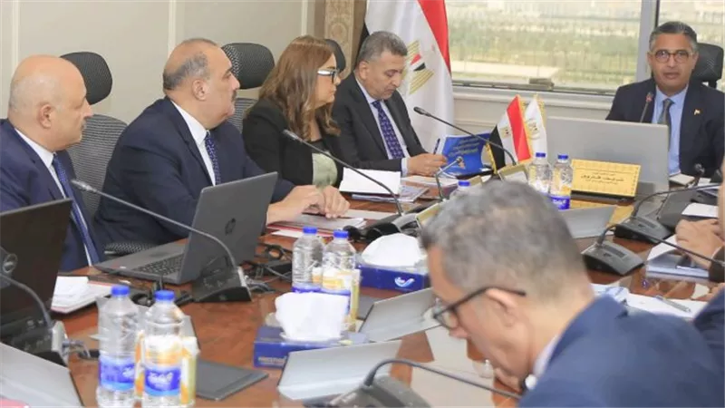  وزير التموين يعقد اجتماعًا مع قيادات شركة مخابز القاهرة الكبرى