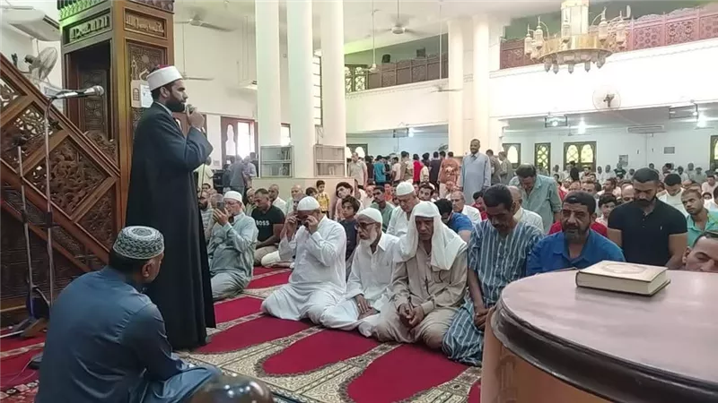 خدمة القرآن الكريم.. نشاط مقارئ الجمهور بمساجد محافظة السويس