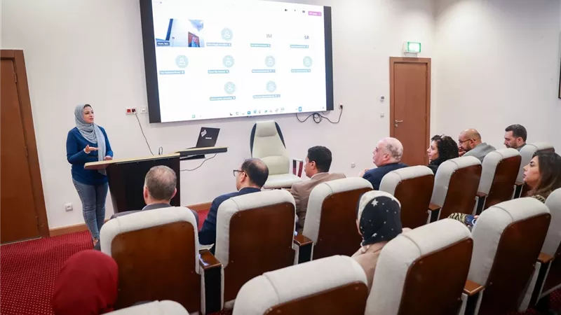 بدء توافد أعضاء اتحاد المهن الطبية على دار الحكمة للتسجيل في الجمعية العمومية 