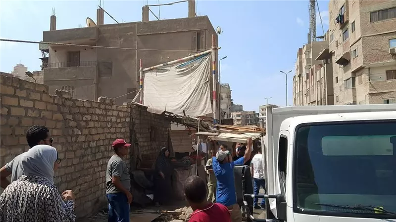 حملات لرفع الإشغالات والنظافة بحي الأربعين استعدادًا لانتخابات الشيوخ بالسويس