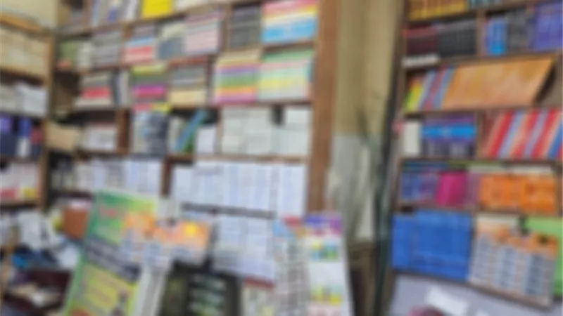 القبض على صاحب مكتبة بالقاهرة لتقليده وبيعه كتب دراسية بدون ترخيص قانوني
