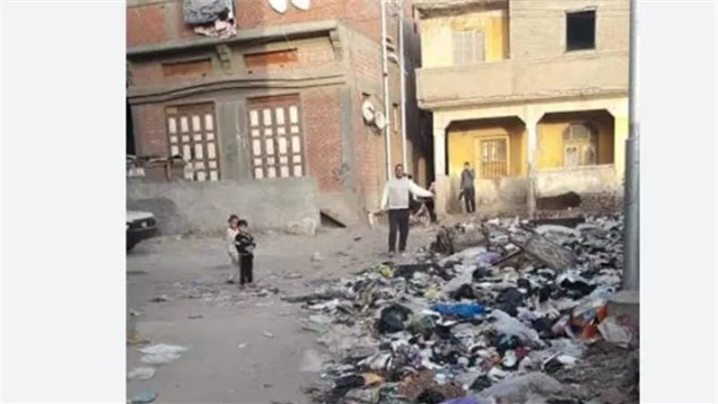 أكوام القمامة تُغرق قرية طبل بدمياط.. والأهالي يطالبون بالتدخل العاجل