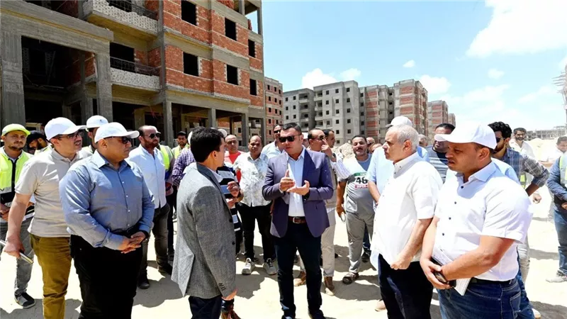 وزير الإسكان يتفقد وحدات المبادرة الرئاسية «سكن لكل المصريين»