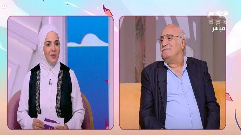 عزت زين قلب الموازين ويسأل منى عبد الغني عن أحمد زكي والأسطورة!