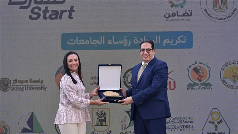 رئيس جامعة القاهرة يشارك في فعاليات قمة 