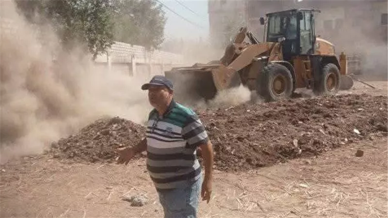 رفع المخلفات وتطهير محيط اللجان استعدادا لاستقبال انتخابات الشيوخ بقنا|صور