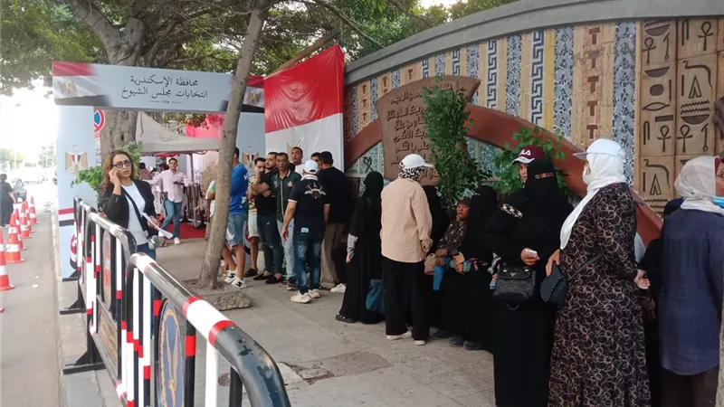 توافد الناخبين على لجان مجلس الشيوخ بالإسكندرية و إجراءات أمنية مشددة