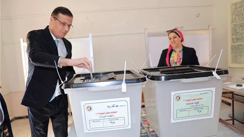 وزير الزراعة يوجه بتيسير الإجراءات على العاملين للإدلاء بأصواتهم بالانتخابات