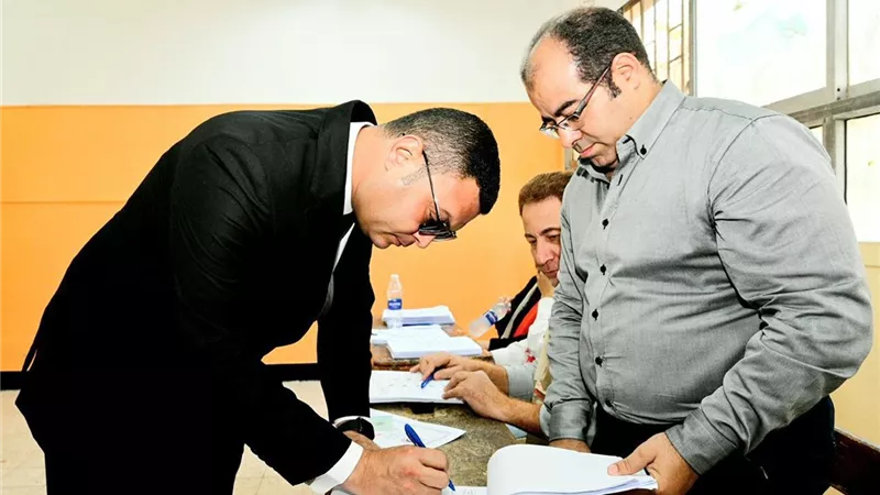 وزير الإسكان يدلي بصوته بانتخابات مجلس الشيوخ 2025
