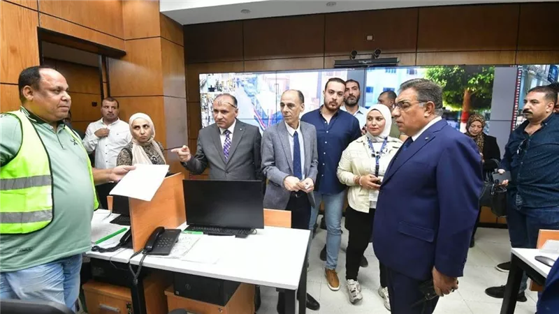 محافظ الدقهلية يتابع سير العملية الإنتخابية من داخل ديواع عام المحافظة
