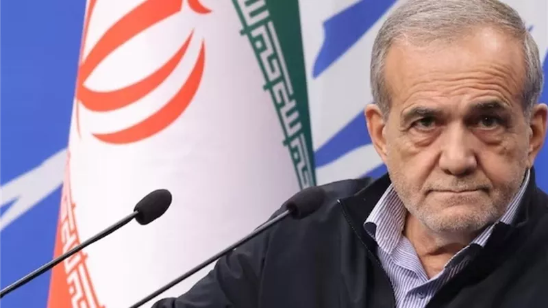 «إيران» تُؤسس مجلس دفاعي جديد بقيادة بزشكيان بعد حرب الـ 12 يوم