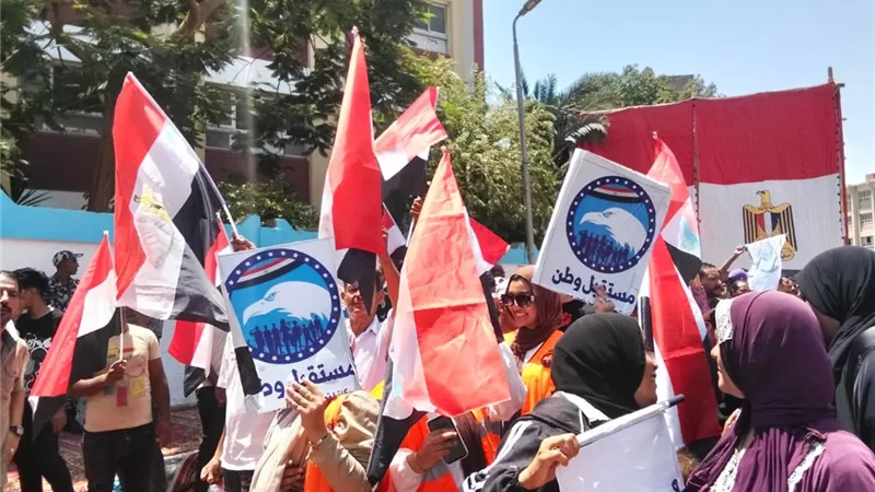 الشباب والسيدات يتصدرون المشهد الانتخابي لانتخابات مجلس الشيوخ في السويس