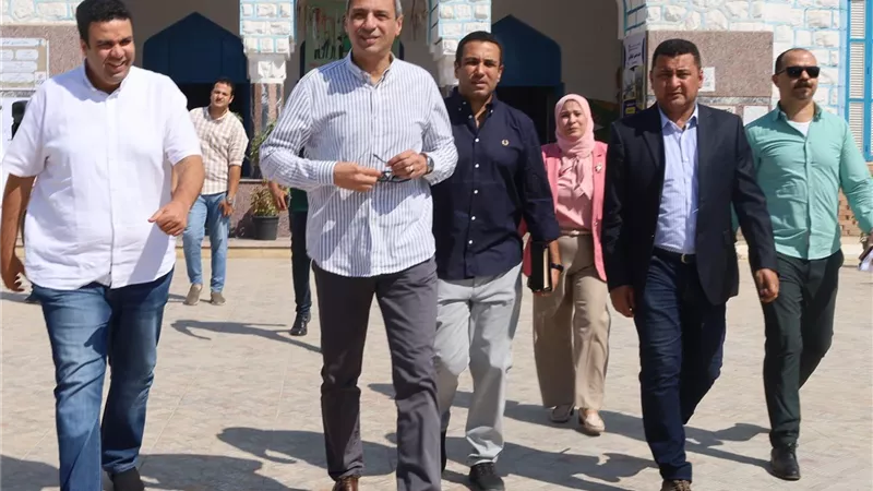 محافظ السويس يتفقد لجان انتخابات مجلس الشيوخ 2025 خلال يومها الأول 