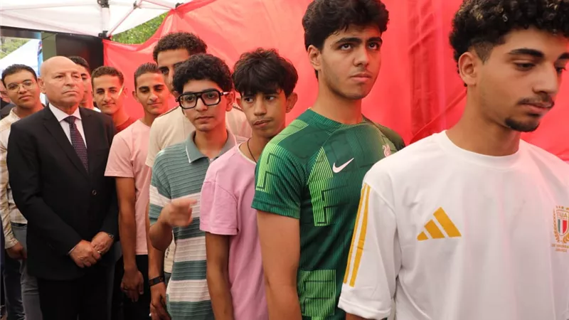 محافظ القاهرة يدلي بصوته بانتخابات الشيوخ بمدرسة الأورمان الثانوية