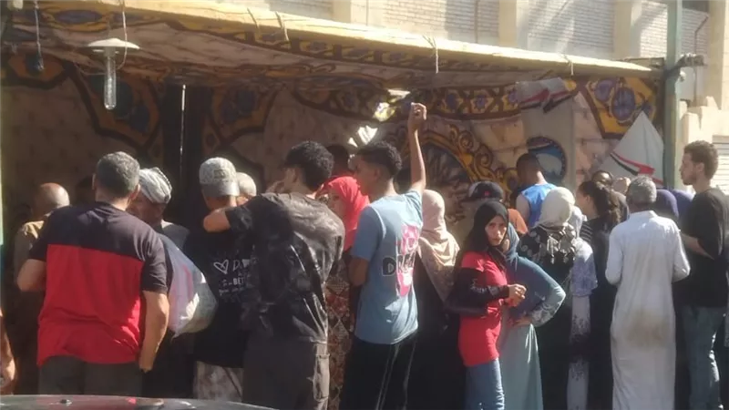 إقبال كثيف وهدوء تام في مدرسة الخلفاء الراشدين بانتخابات مجلس الشيوخ