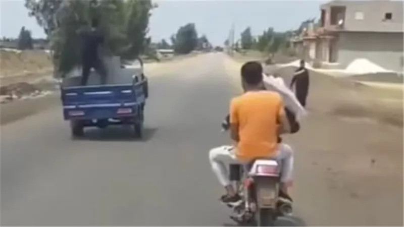 مطاردة مثيرة للصوص «التروسيكل».. والأمن يفحص الفيديو