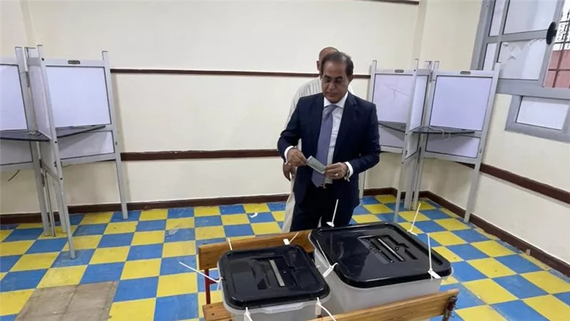 سليمان وهدان يدلي بصوته في انتخابات الشيوخ ويدعو للنزول بكثافة غدًا