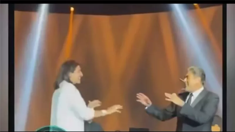 بعد أزمة راغب علامة.. وائل كفوري يرفض تصرف معجبة على المسرح 