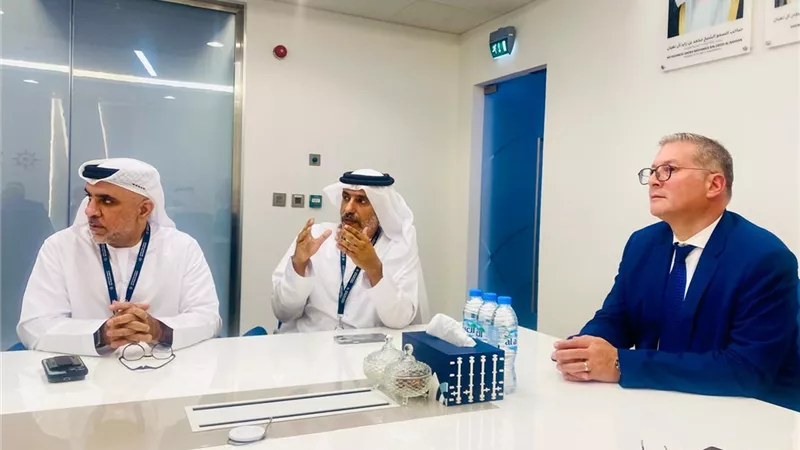 وزير البترول يبحث مع مسؤولي «موانئ أبوظبي» تفعيل التعاون الإقليمي المشترك