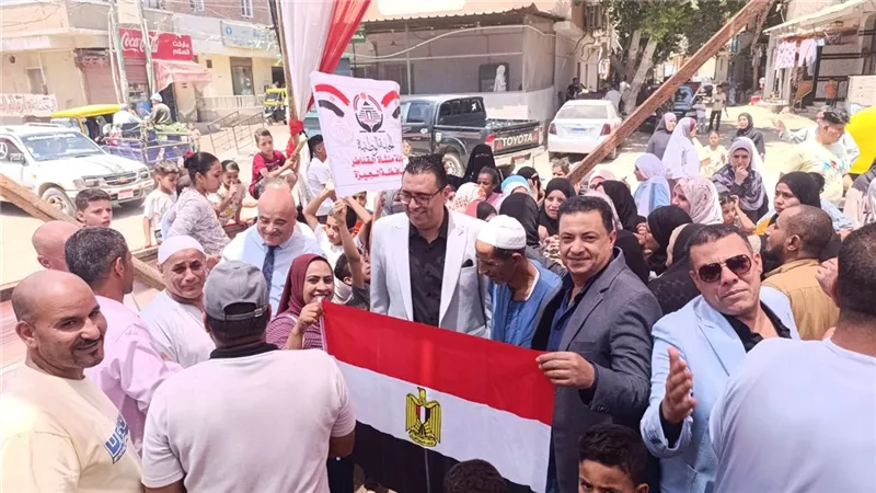 توافد الشباب للإدلاء بأصواتهم في انتخابات مجلس الشيوخ بمدينة العياط