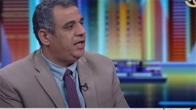 منير أديب: تصريحات الإخواني الهارب محمد إلهامي تكشف تبني الجماعة للعنف والتطرف