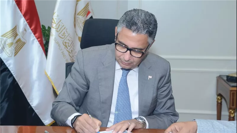 التموين تبدأ تنفيذ مبادرة خفض الأسعار في المجمعات الاستهلاكية بنسبة تصل إلى 18