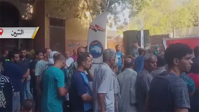 «التبين» تنتفض انتخابيًا.. زحام خانق أمام اللجان قبل الغلق 