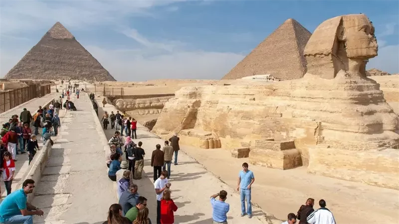 الإيرادات السياحية.. شريان حيوي لدعم النقد الأجنبي في مصر