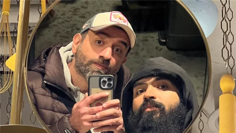 سُلب الحرية.. عمرو سلامة يناشد المسؤولين للإفراج عن اليوتيوبر محمد عبد العاطي