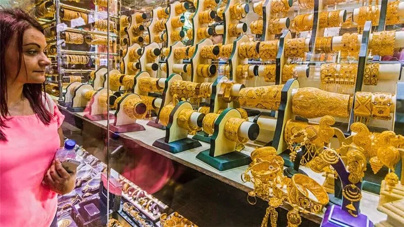 سعر الذهب يتراجع في بداية التعاملات اليوم.. بكام عيار 22 في السوق؟
