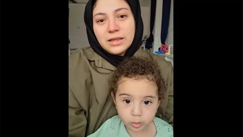 مصاب بضمور العضلات الشوكي.. علي معتز يجمع قلوب النجوم.. دعم إنساني واسع لعلاجه