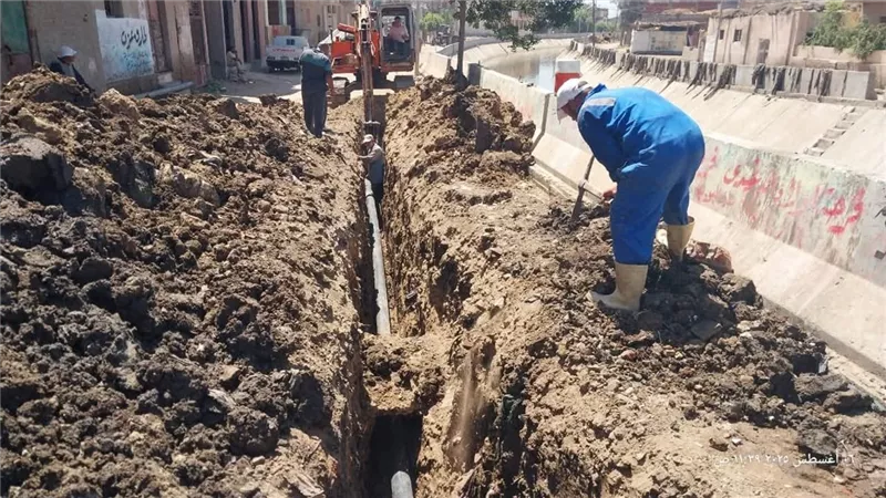 بعد الانتظار لسنوات.. بدء تنفيذ مشروع خط خفض المنسوب بعزبة الفار بكفر الشيخ 