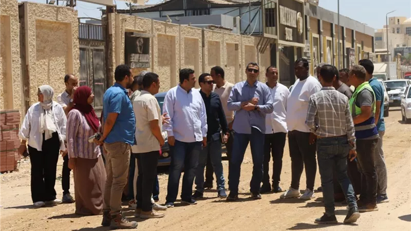 محافظ السويس يمنح مهلة شهر لاستكمال تطوير شارع بورسعيد استعدادًا للافتتاح