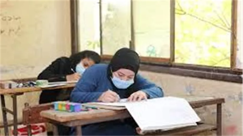 طالبة بالإعدادية يلدغها عقرب أثناء امتحانات الدور الثاني