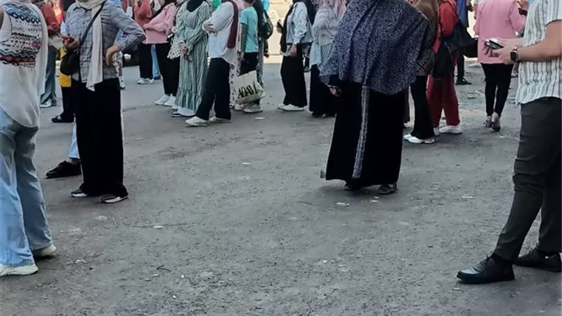 أزمة مواصلات تضرب الإسكندرية.. والأهالي: حالنا وقف بسبب بلطجة السائقين