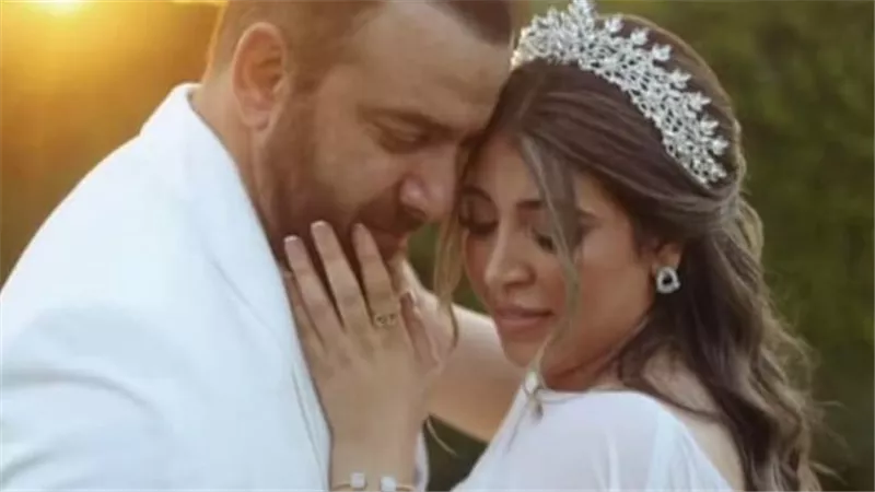 بعد طلاقهم منذ ٦ سنوات .. زواج ندى محمود طليقة علي ربيع 