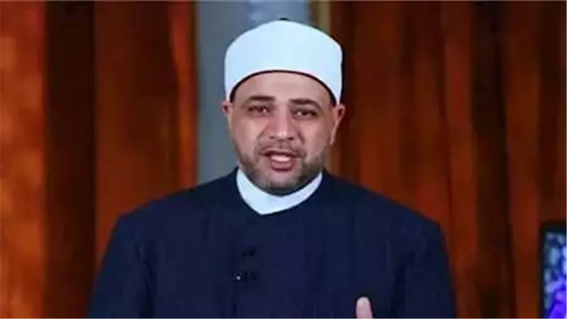 «غيرة راشدة لا غلو فيها».. د. أيمن أبو عمر: التربية على الدين تبدأ بالعلم 