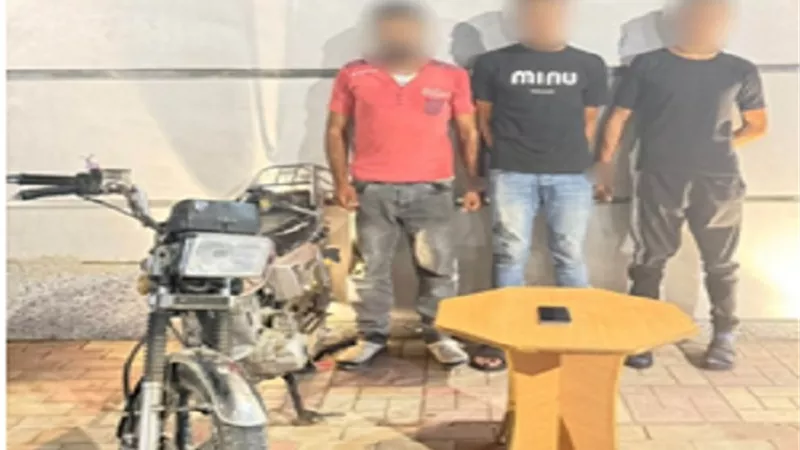 فيديو صادم يكشف سرقة هاتف طفل بالإكراه في دمياط.. ضبط الجناة