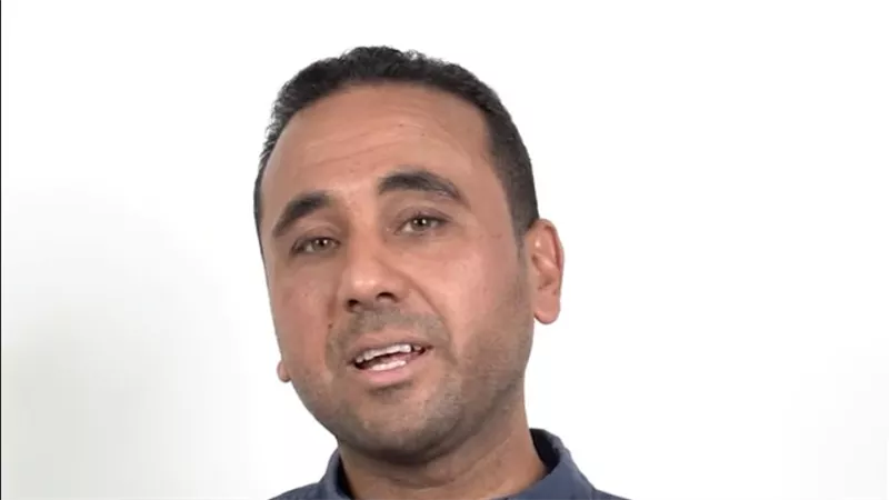 هل السخونية تعني دائمًا التهاب؟ د. عمرو عبدالعزيز يوضح لنيوز رووم
